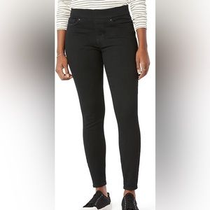 Levi Strauss & Co. Gold Label Women's Totally Shaping Pull-on Skinny Jeans